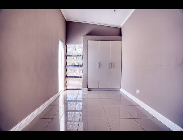 4 BEDROOM HOUSE FOR SALE IN PALM LAKES ESTATE